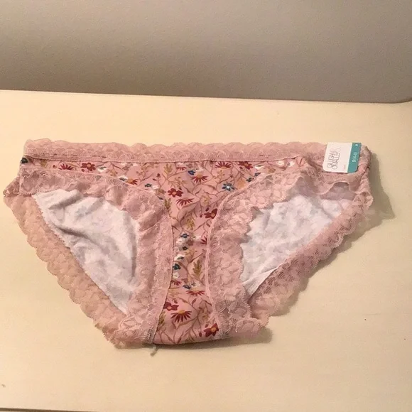 Lace Panties 2 NWT - Picture 2 of 3